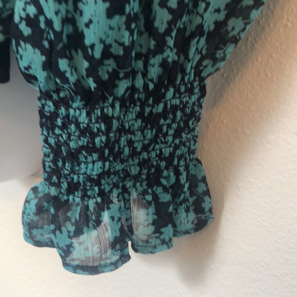 Loft Top - Picture 5 of 7